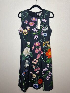 Kay Unger Navy Realistic Wild Flower Print Tea Length Dress Size 8 Wedding Guest